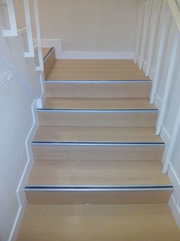 Tarimas Utrilla LAMINADO DE HAYA EN ESCALERA DE GIMNASIO