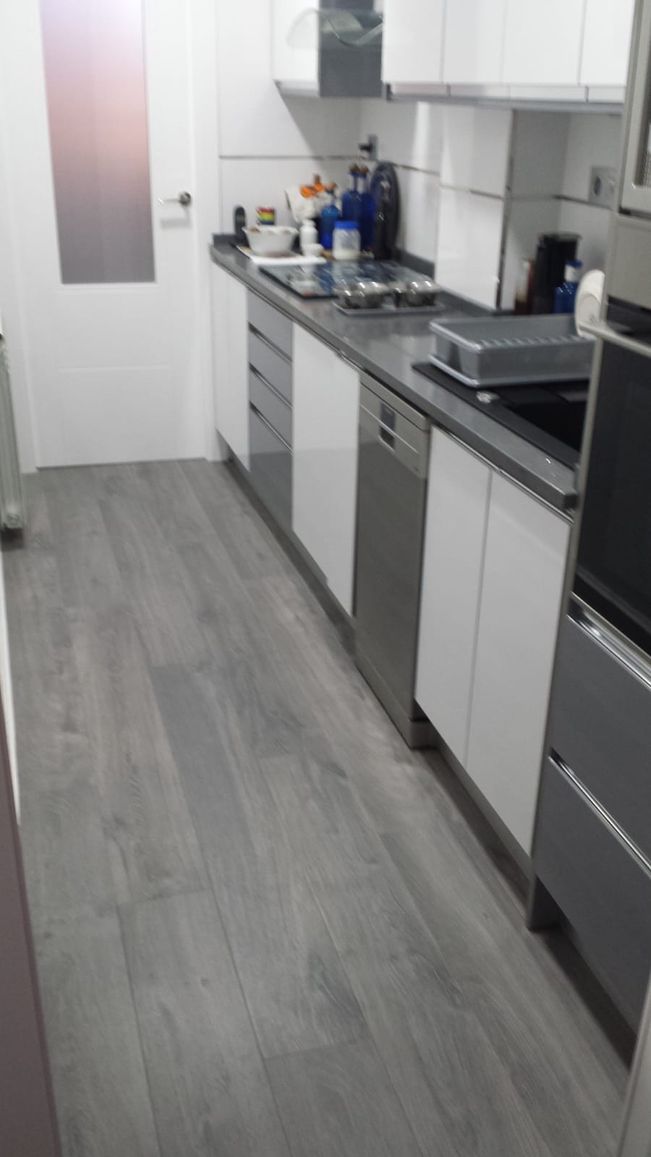 Tarimas Utrilla VINÍLICO EN COCINA (VIVIENDA EN LEGANÉS)