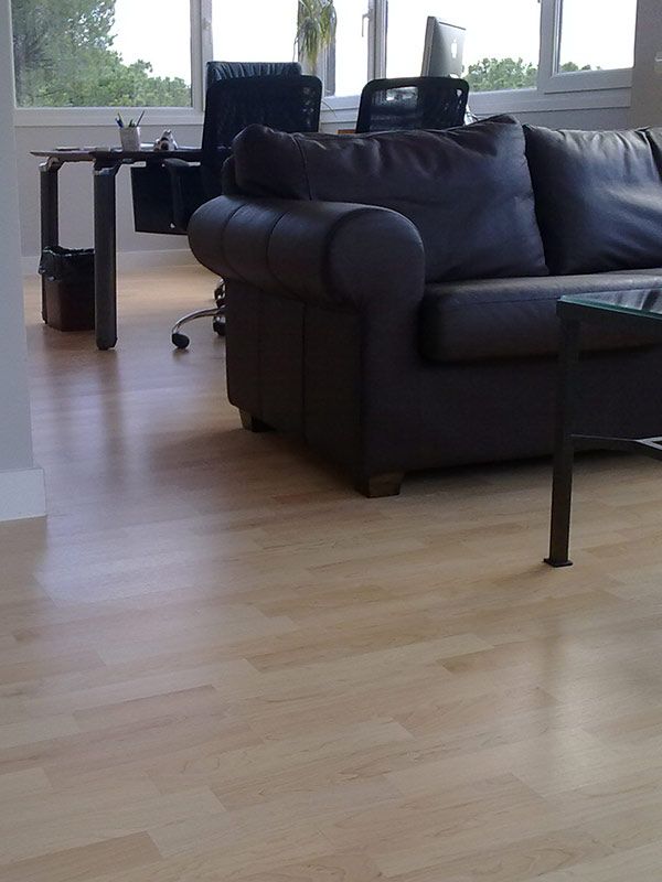 Tarimas Utrilla LAMINADO DE ARCE 2 LAMAS EN VIVIENDA UNIFAMILIAR